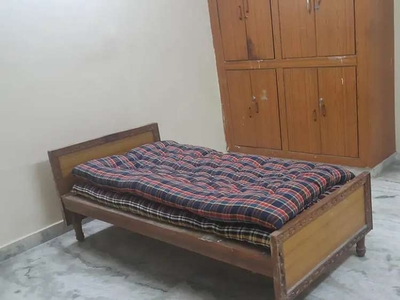 Tolichowki Rahul colony available second floor flat for leave purpose