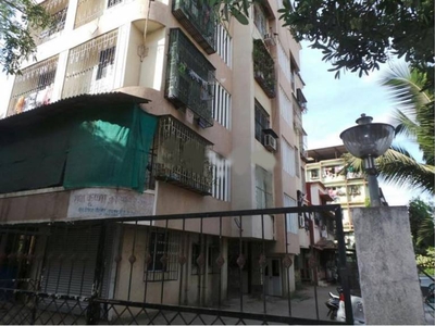 950 sq ft 2 BHK 2T Apartment for rent in Reputed Builder Radha Krishna CHS at Kandivali East, Mumbai by Agent Hari Om Property