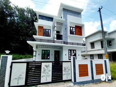 Kakkanad, pukkattupadi, chemmalapadi, 4 bed new house,76 lakhs nego
