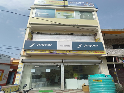 Commercial Shop 1100 Sq.ft. for Rent in