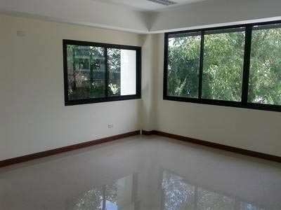 Office Space 1390 Sq.ft. for Rent in