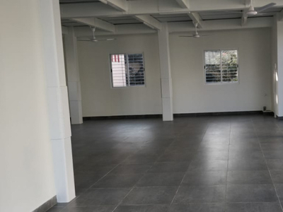 Commercial Shop 1500 Sq.ft. for Rent in