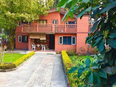Guest House 15000 Sq.ft. for Rent in