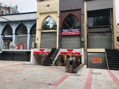 Commercial Shop 630 Sq.ft. for Rent in