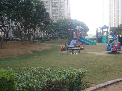 1983 sq ft 3 BHK 4T Apartment for rent in DLF Park Place at Sector 54, Gurgaon by Agent NA