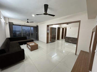 2 BHK Flat for rent in Vaishno Devi Circle, Ahmedabad - 1350 Sqft