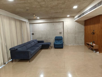 4 BHK Flat for rent in Bodakdev, Ahmedabad - 4760 Sqft