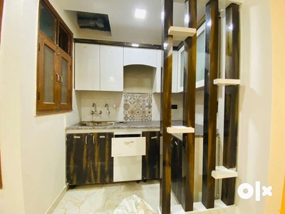 1BHK FLAT AVAILABLE IN NOIDA 73 Close 51/52 Metro