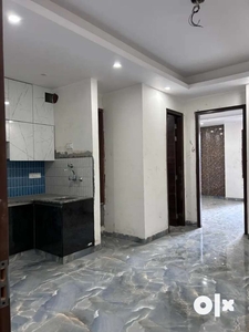 2Bhk Flat For sale, center location good building work near by gaurs