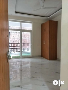 3bhk luxury flat primium size main road facing