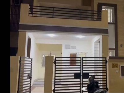 New 3 BHK Semi-furnished Duplex town-house for Rent