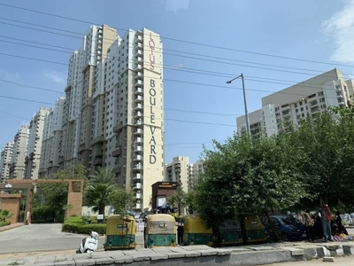 1020 sq ft 2 BHK 2T Apartment for rent in The 3C Lotus Boulevard at Sector 100, Noida by Agent Roof n Room Realtech