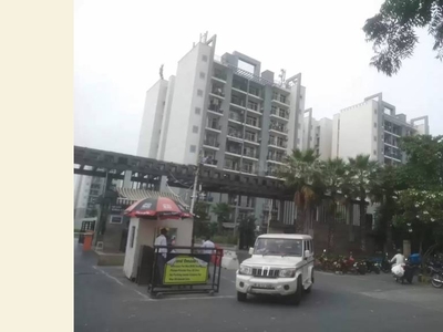 1600 sq ft 3 BHK 2T Apartment for sale at Rs 2.25 crore in Omaxe Grand Woods in Sector 93, Noida