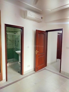 4 BHK Flat for rent in Sector 19 Dwarka, New Delhi - 2200 Sqft