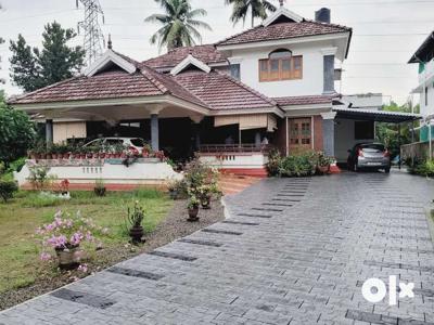35 cent 4000 sqft traditional model 4 bhk beautiful house ANGAMALY