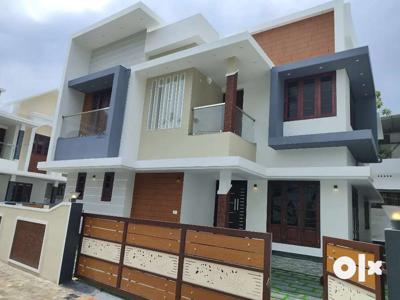 4 BHK POSH HOSE FOR SALE AT PALLIKARA PERIGALA