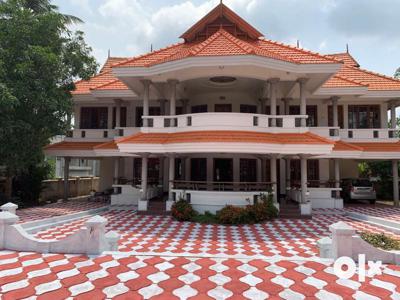 Bungalow for sale or rent in Thripunithura