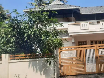 18 cent 2000 sqft 3 bhk 2 year old house Angamaly Mookkanoor