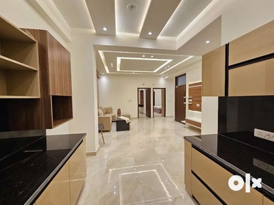 3 BHK Beautiful & Spacious Flat With Lift in Gated Society