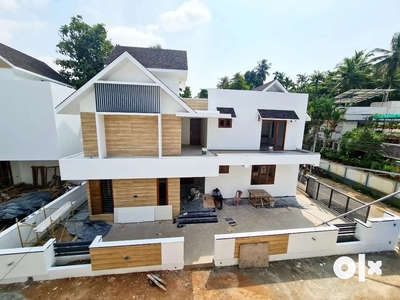 3500sqft Kesavadasapuram paruthippara lexury 7cent posh house..4bhk..