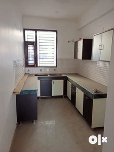 DOUBLE SIDE OPEN 250SQ YARD 3BHK FLAT AVAILABLE FOR SALE IN SECTOR 125