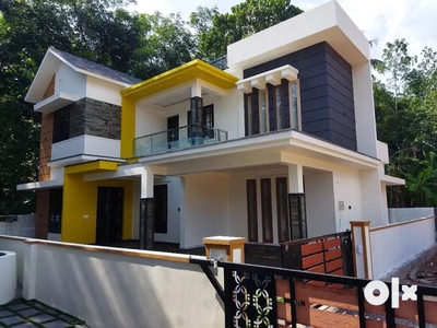 Perumbavoor Vengola 5 Cent 4 Bhk Attached 2000 Sgf. New House.