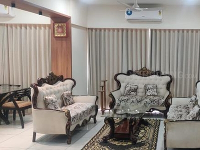 4 BHK Flat for rent in Ambli, Ahmedabad - 3210 Sqft