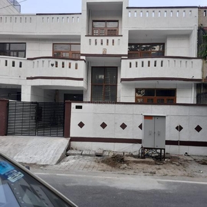 4 BHK Villa for rent in Sector 135, Noida - 2000 Sqft