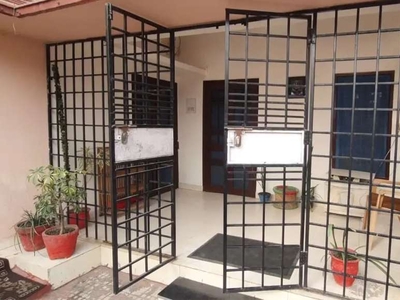 Fully Furnished 3 bhk spacious house posh locality available for rent
