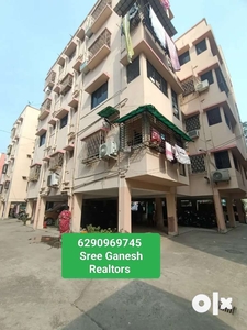 Sell 2bhk flat with Independent car parking @55lk ( Complex)