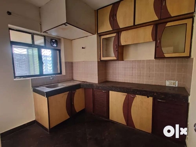Semi furnished flat on sale in complex in new alipore