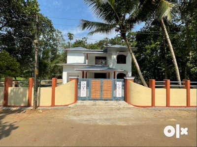 2850 sqft House in 16.5 cent land for Sale near Kallisserry -Chenganur