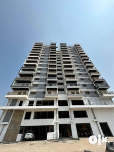 4 BHK FLAT FOR SALE