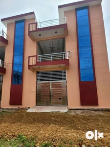 House on sale located in lahar gird.