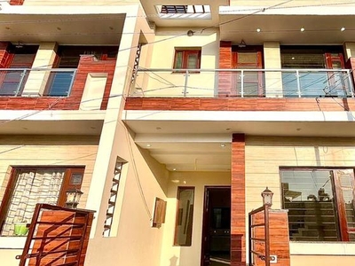 3 Bedroom 105 Sq.Yd. Villa in Kharar Mohali Road Kharar