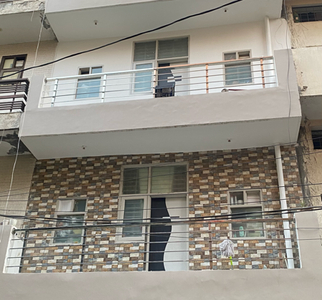 6 Bedroom 60 Sq.Yd. Independent House in Dlf Phase iv Gurgaon