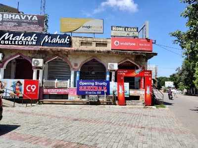 Commercial Shop 10000 Sq.ft. for Rent in