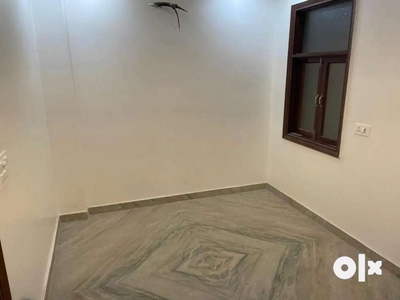 Maintained Floor For Rent In Rajouri Garden