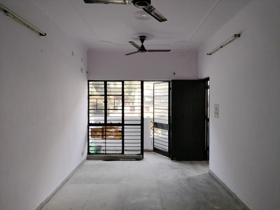 2 BHK Flat for rent in Sector 17 Dwarka, New Delhi - 1100 Sqft