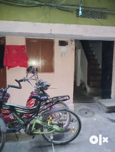 50 square yards old house with monthly rent upto Rs 35,000.00 on sale
