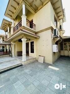4BHK FULLY FURNISH BUNGALOW FOR SELL .AT SCIENCE CITY
