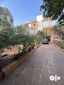 9 bhk house on main road (Lewis road )