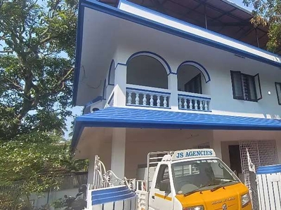 Bachelers pls welcome 4 bhk indipentent house tripunithura