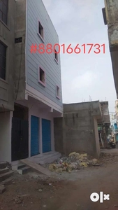 Building of 2 mulgies & 2BHK flat @ 1st flor @ Hafz Baba Nagr @ 90 Lkh