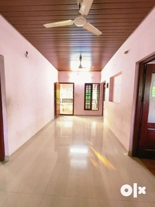 Family : 3 Bhk House 1st Floor Rent At kuzhivelippadi infopark 4.5 km