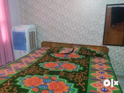 Family Unfurnished 2 bedrooms hall kitchen 2 washrooms sec. 37, Chd