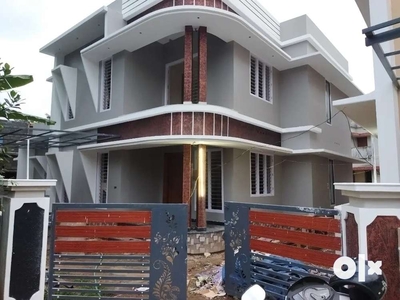 Pallikkara Parakode 4.750 Cent 4 Bhk Attached 2000 Sgf. New House
