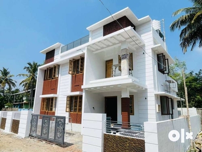Super 4.500 cent land , 4bhk New villa , Thrissur