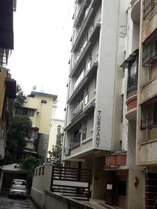 2 BHK Flat for rent in Khar West, Mumbai - 920 Sqft
