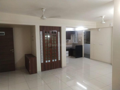 2 BHK Flat for rent in Vaishno Devi Circle, Ahmedabad - 1200 Sqft
